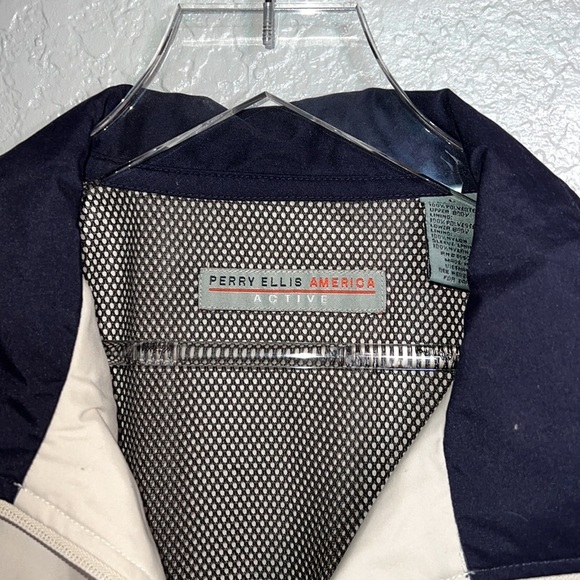 Perry Ellis American Active Cream Vintage Windbreaker/ Jacket - Picture 5 of 7